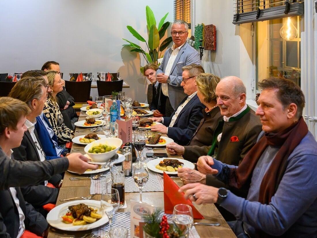 Axel Hebmüller beim traditionellen Gänseessen und Besuch bei Frescolori in Bocholt